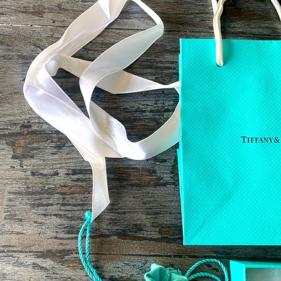 Authentic Tiffany Gift box set - Picture 5 of 6